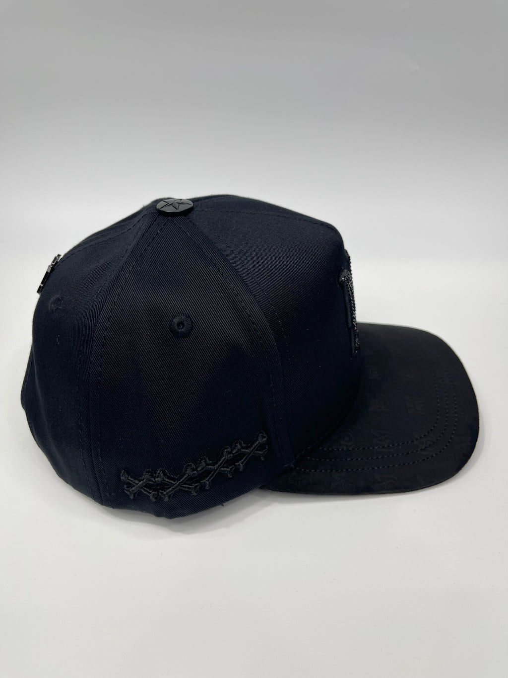 AMR BLACK
