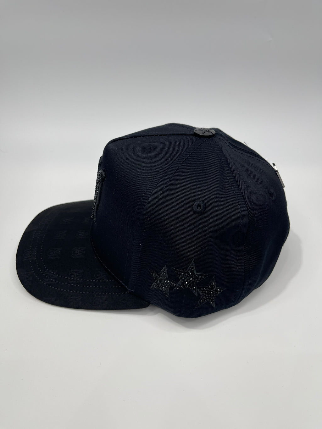 AMR BLACK